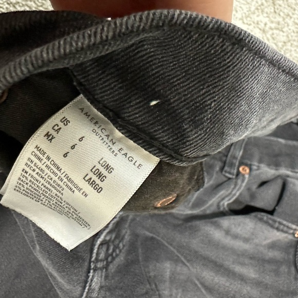 American Eagle Outfitters Women's Black Straight Jeans - Picture 3 of 4